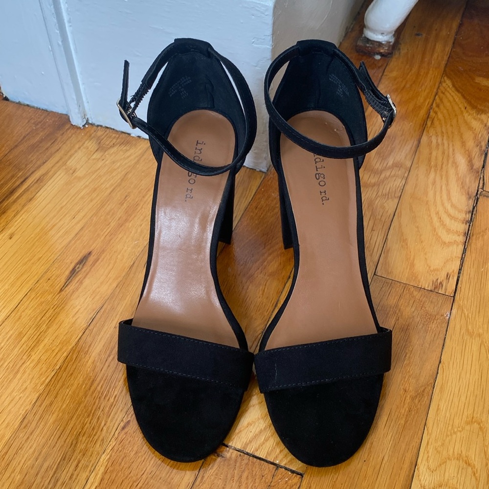 Black faux suede round open toe 3 inch block heel sandal ankle strap size 7